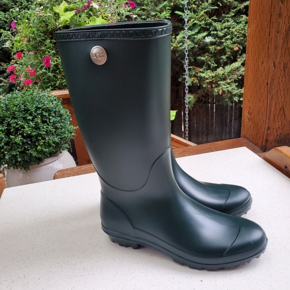 UUG W Shelby  Matte OLV size 9. - Picture 3 of 12